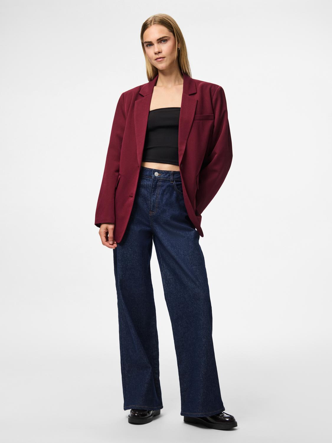 model_shot-front_full